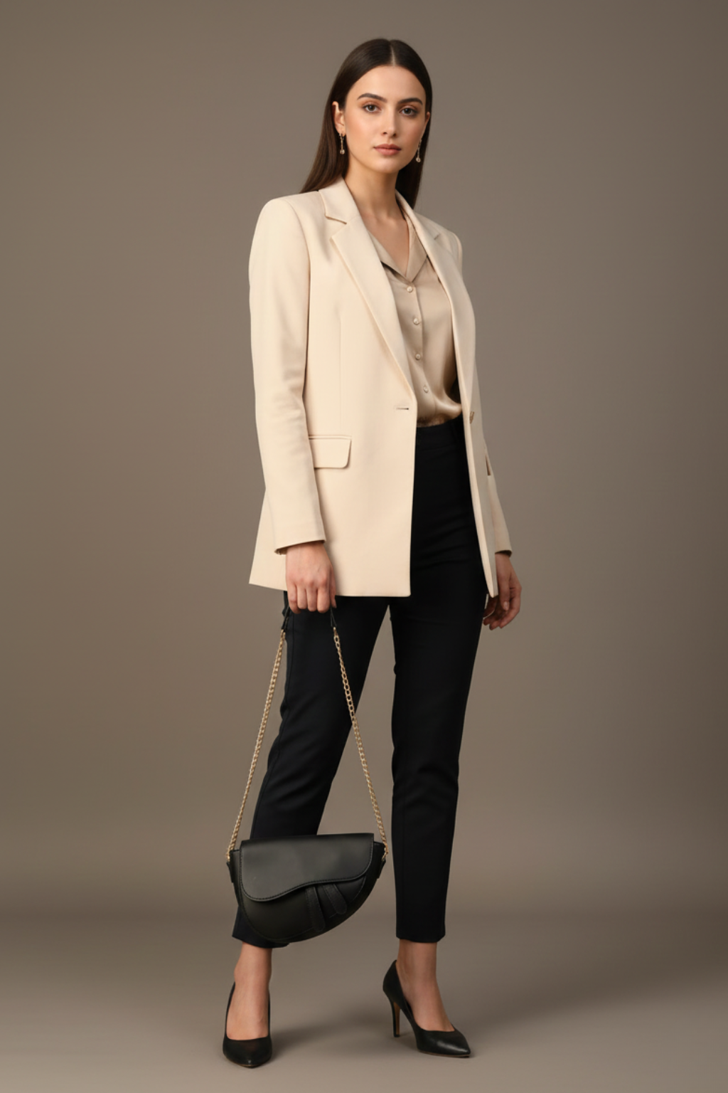 Onyx Crescent Chain Saddle Bag